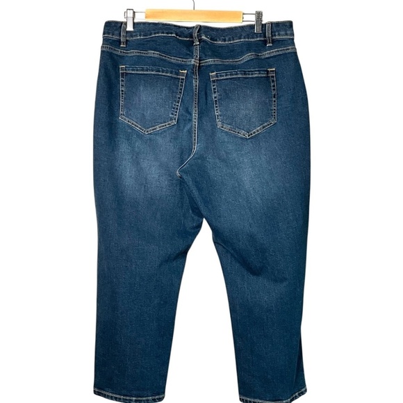 LANE BRYANT Cotton Blend Stretch Mid-Rise Boyfriend Capri Flex Magic Waistband - Picture 4 of 11